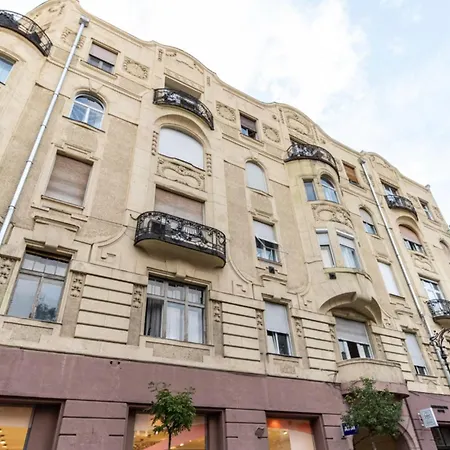 In With Ac - Brick House شقة بودابست