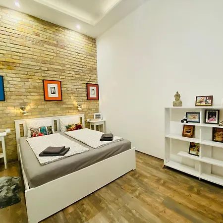 In With Ac - Brick House *