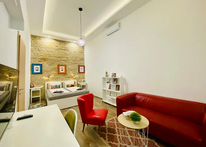 In With Ac - Brick House Apartman *